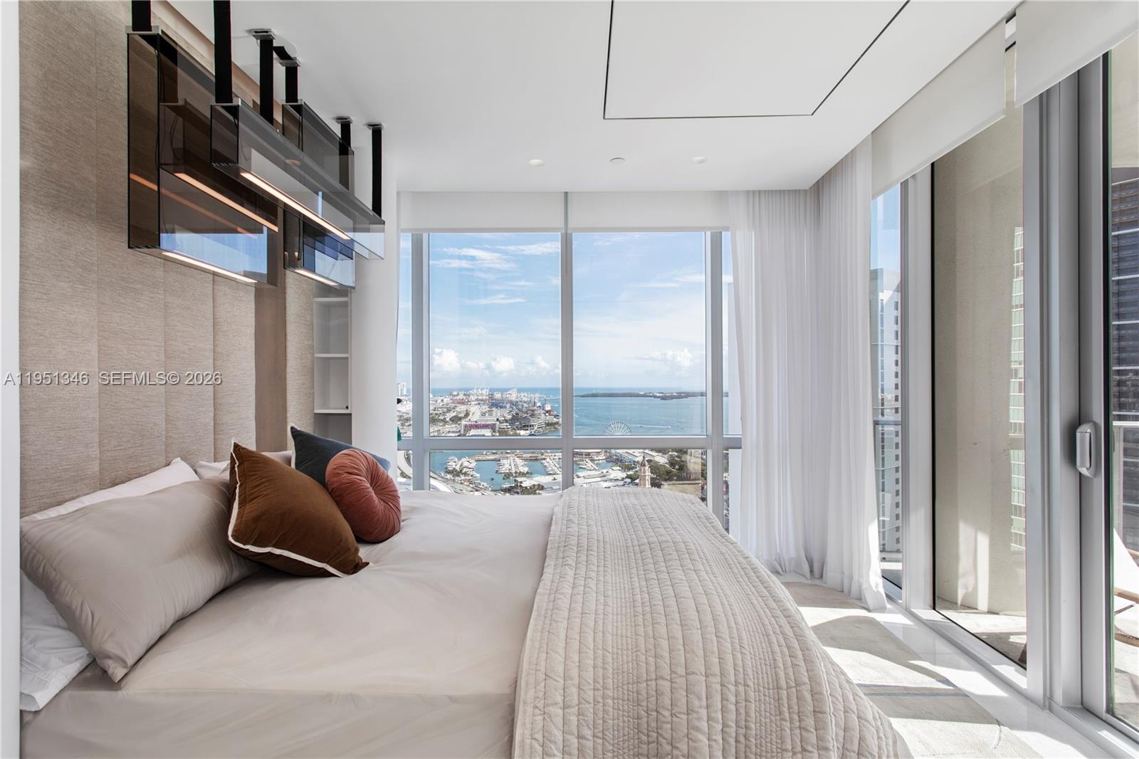 PARAMOUNT MIAMI WORLDCENT - Residential