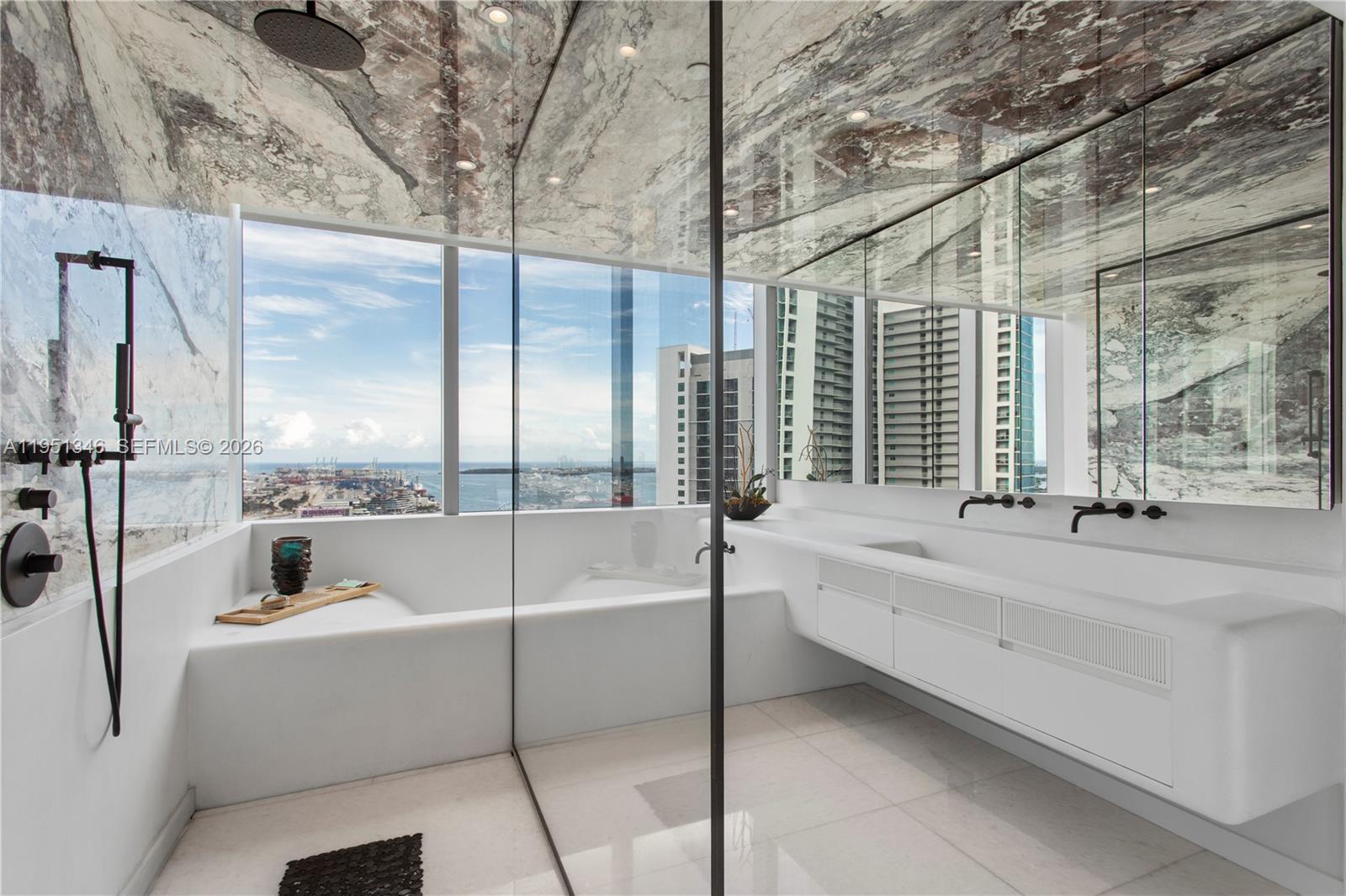 PARAMOUNT MIAMI WORLDCENT - Residential