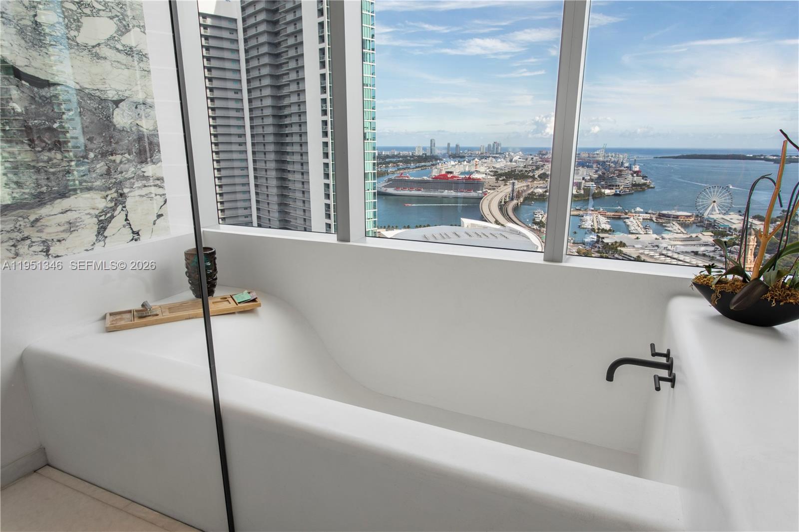 PARAMOUNT MIAMI WORLDCENT - Residential