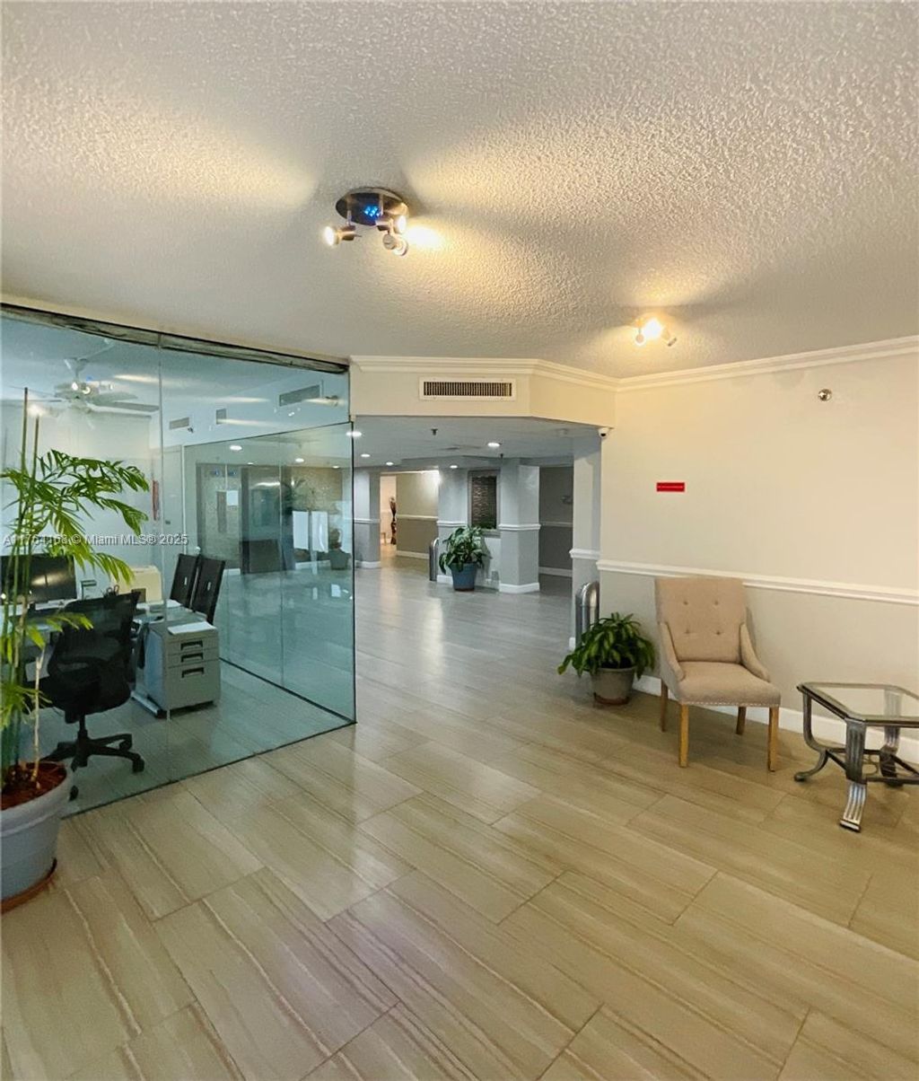 Photo of 901 Hillcrest Dr #303, Hollywood, FL 33021 (MLS # A11764168)
