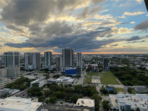 1750 N Bayshore Dr 3612 Miami FL 33132