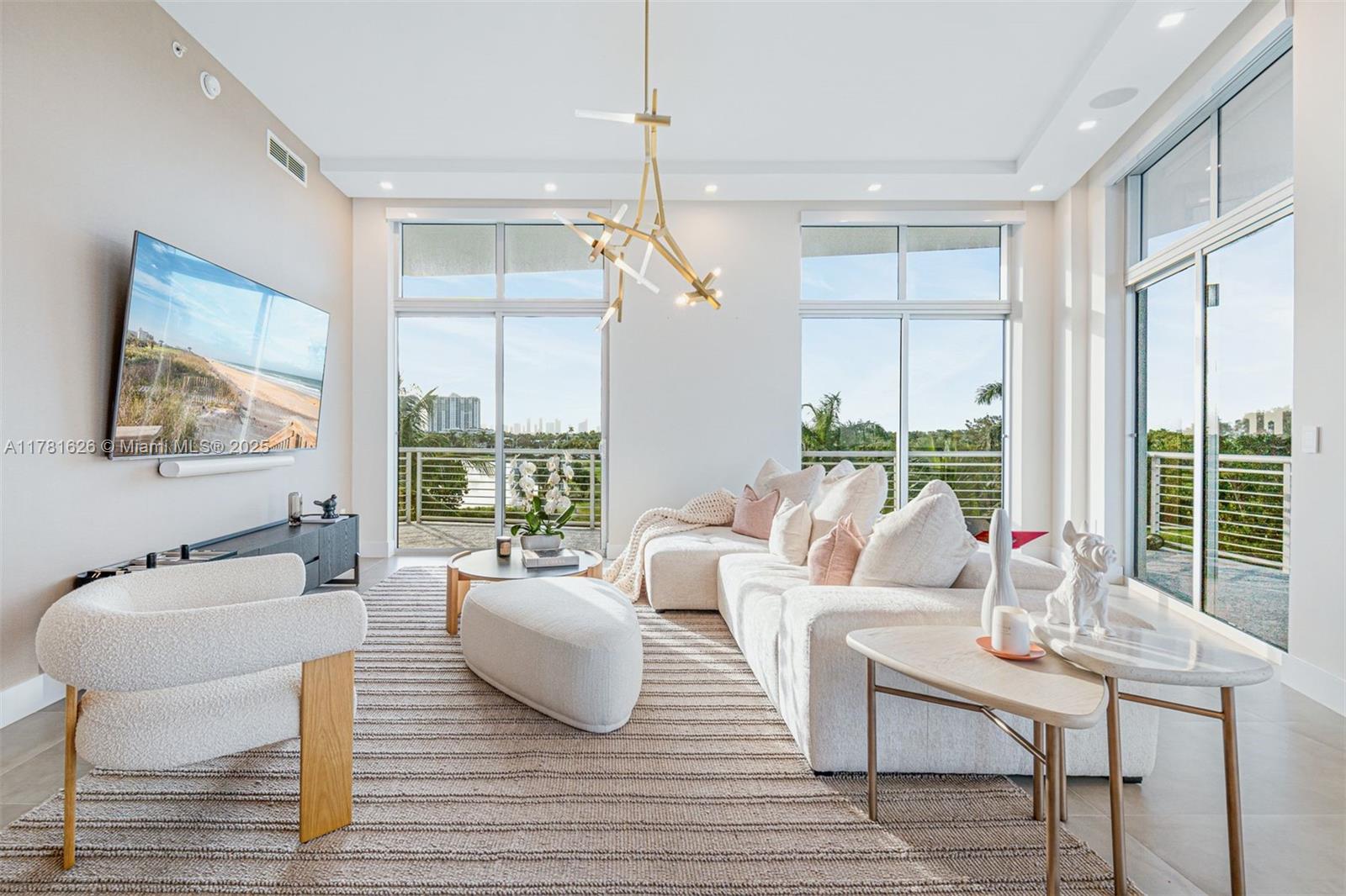 2001 Meridian Ave 514