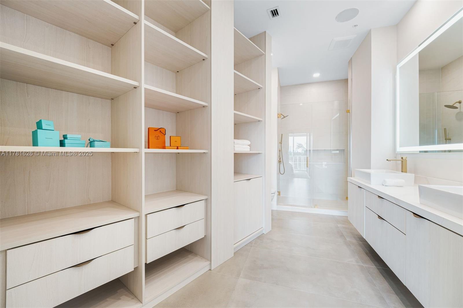 THE MERIDIAN CONDO - Residential