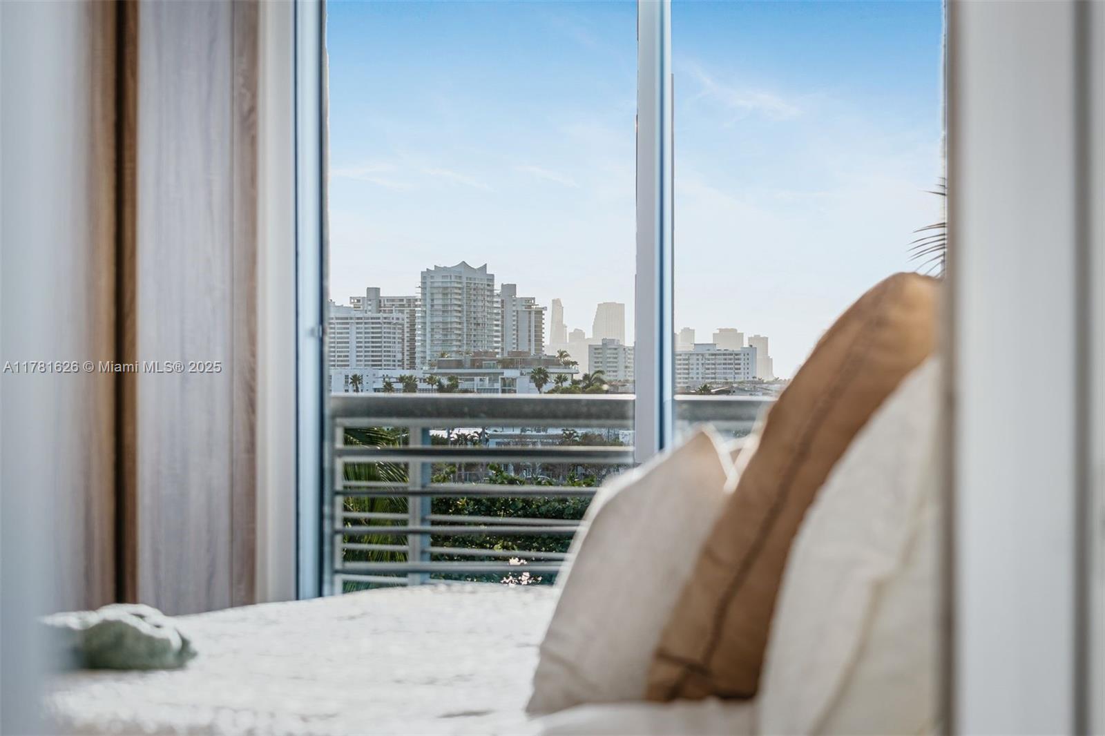 THE MERIDIAN CONDO - Residential