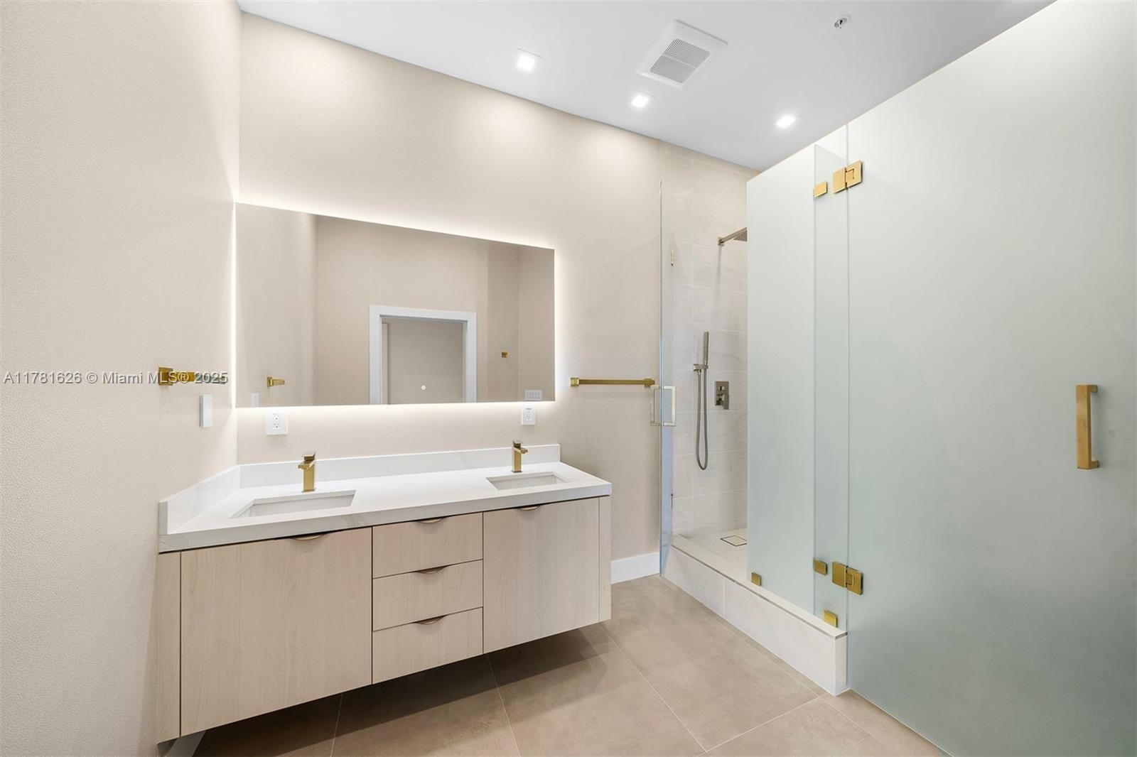 THE MERIDIAN CONDO - Residential