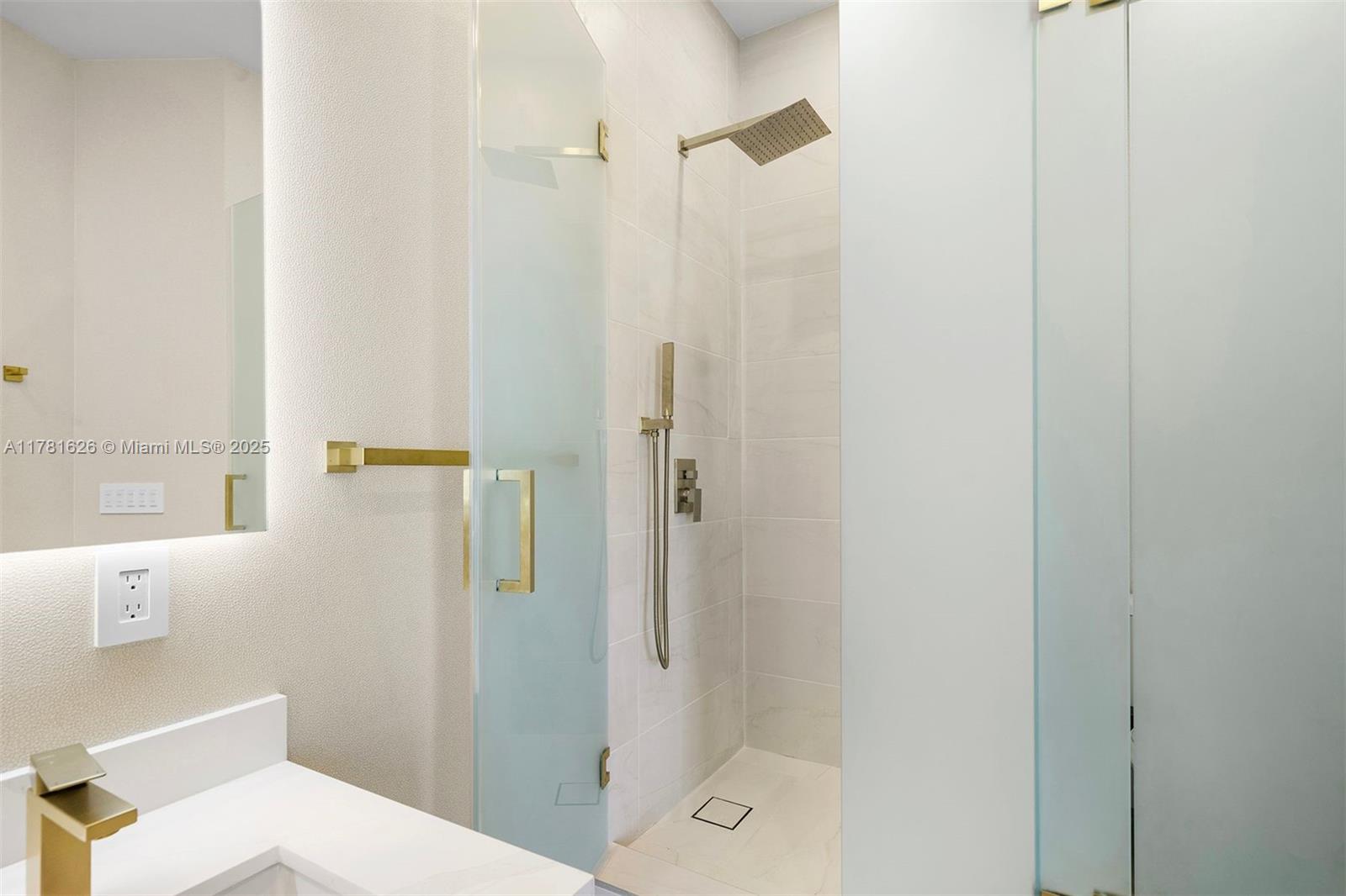 THE MERIDIAN CONDO - Residential