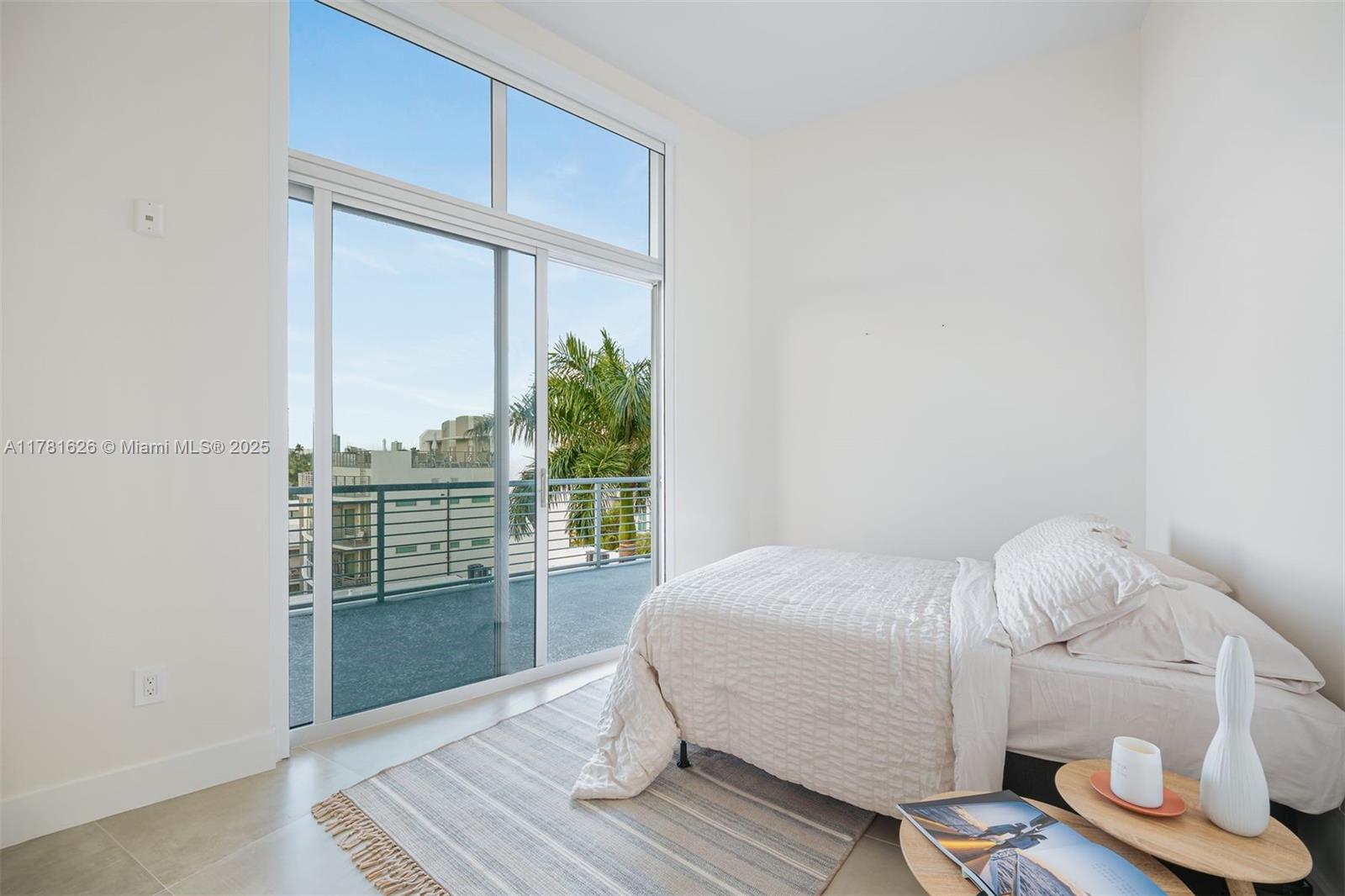 THE MERIDIAN CONDO - Residential