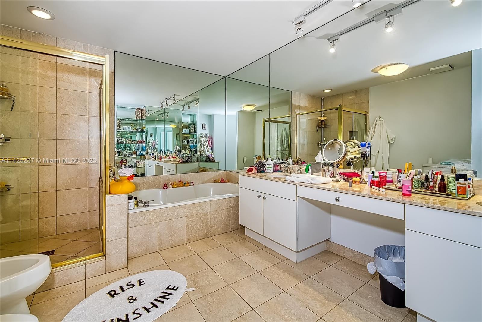 MAJESTIC TOWER AT BAL - Residential