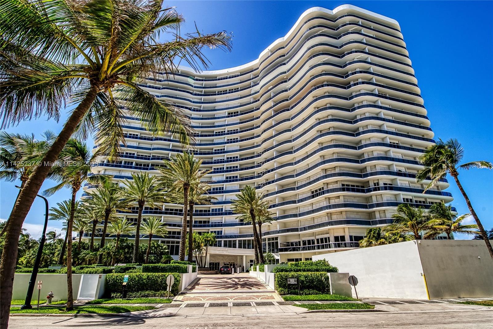 Breathtaking views from this 2BD/2BR residence. Enjoy unobstructed direct ocean and coastline views from the privacy of your balcony. This high floor unit features marble floors, private foyer entry, laundry area and panoramic ocean views from every room. Full-service, luxury condo in Bal Harbor. The building offers a full-service restaurant, tennis and basketball courts, club room, gym, beach & pool service.