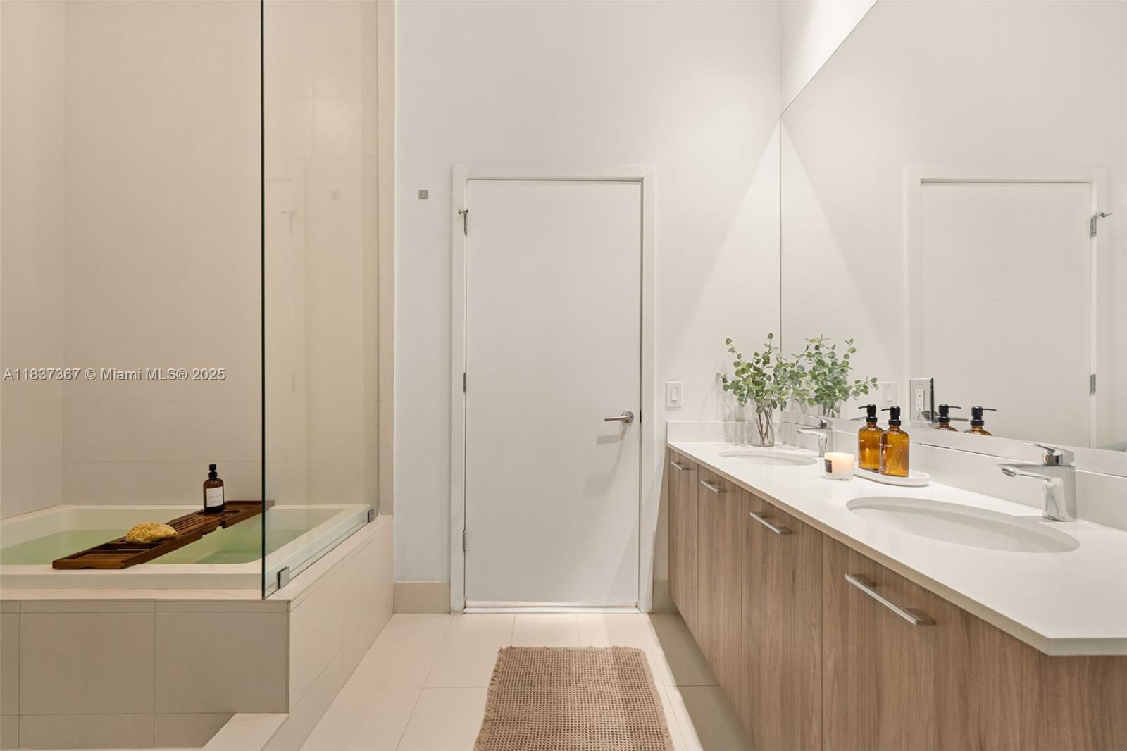 PARAISO BAYVIEWS CONDO - Residential Lease