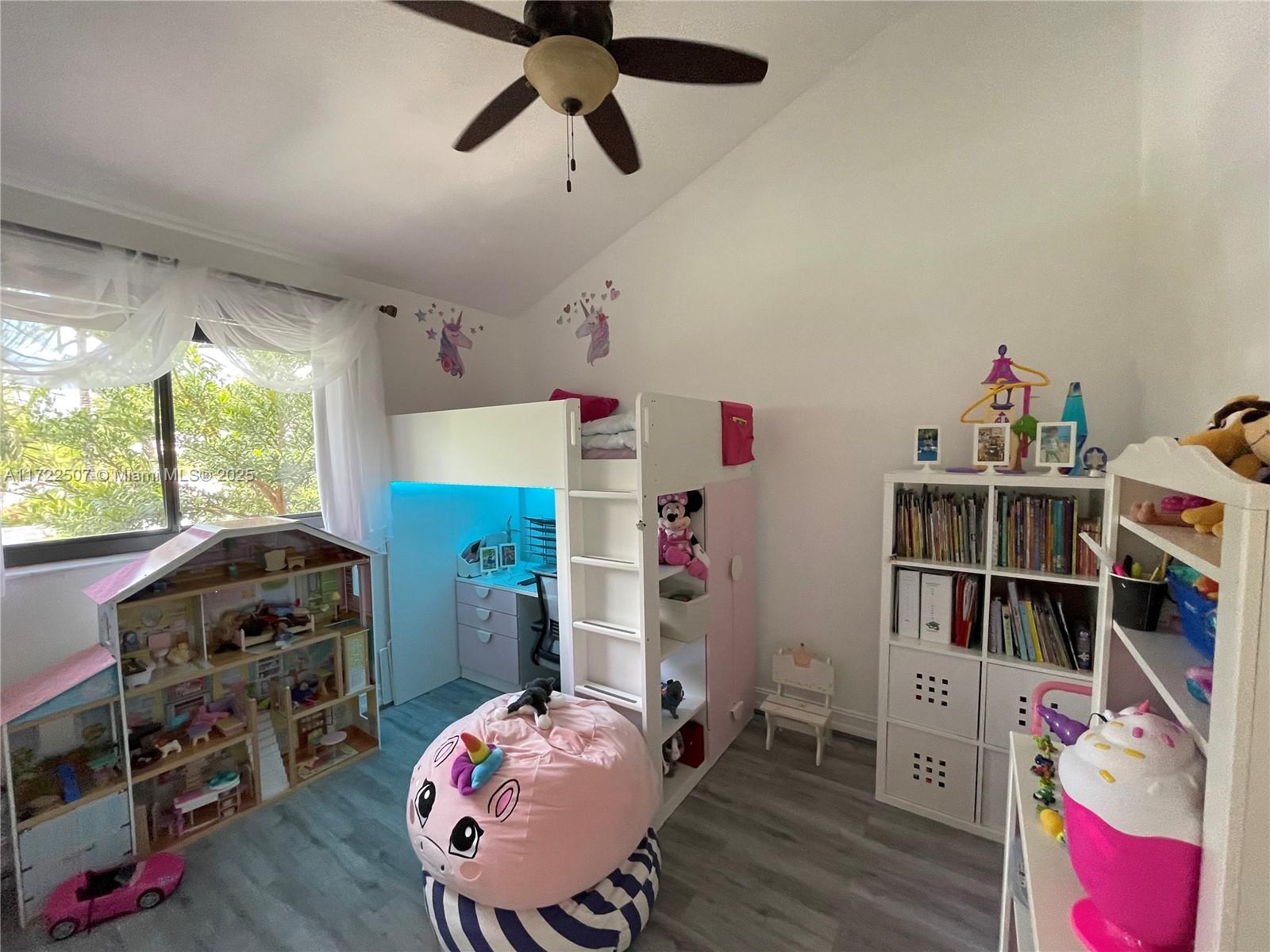 DELVISTA B CONDO - Residential