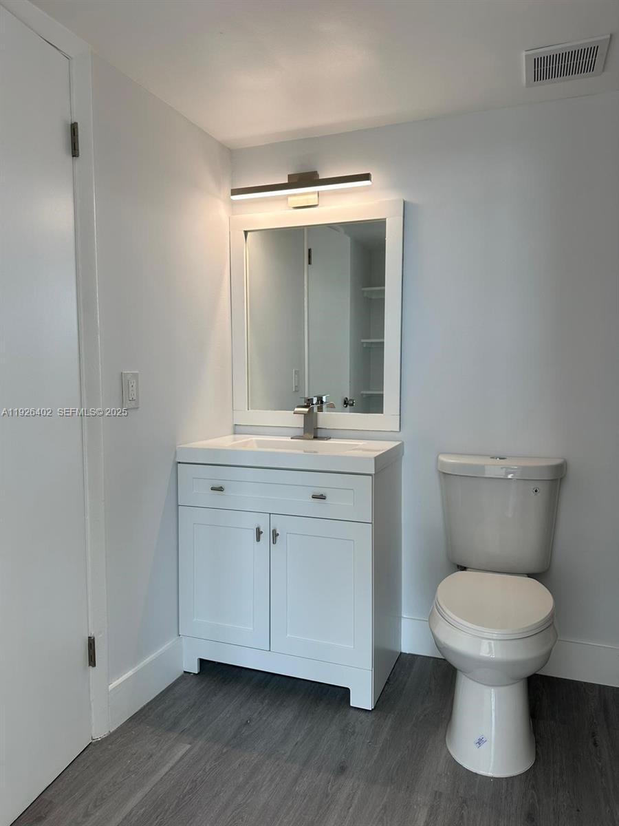 CORAL TOWERS CONDO - Residential Lease