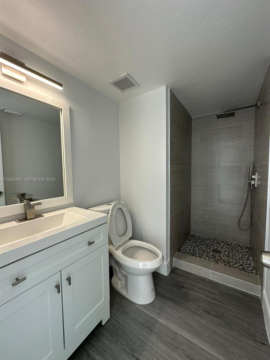 CORAL TOWERS CONDO - Residential Lease