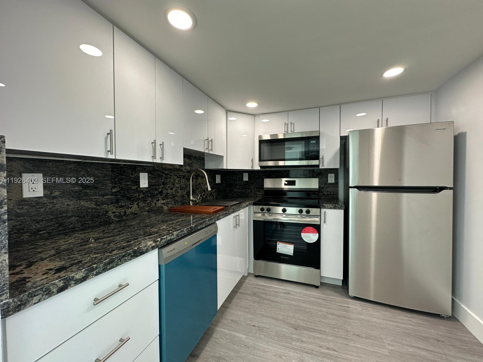 CORAL TOWERS CONDO - Residential Lease