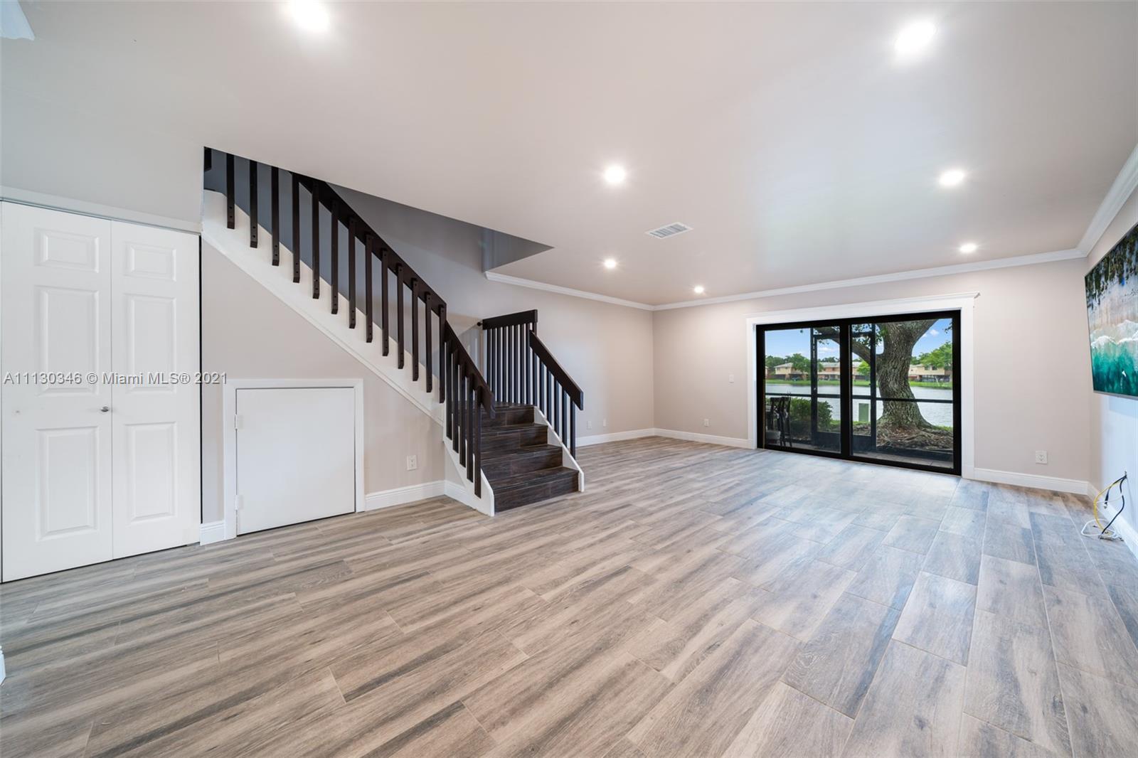 PEMBROKE POINTE SEC TWO - Residential