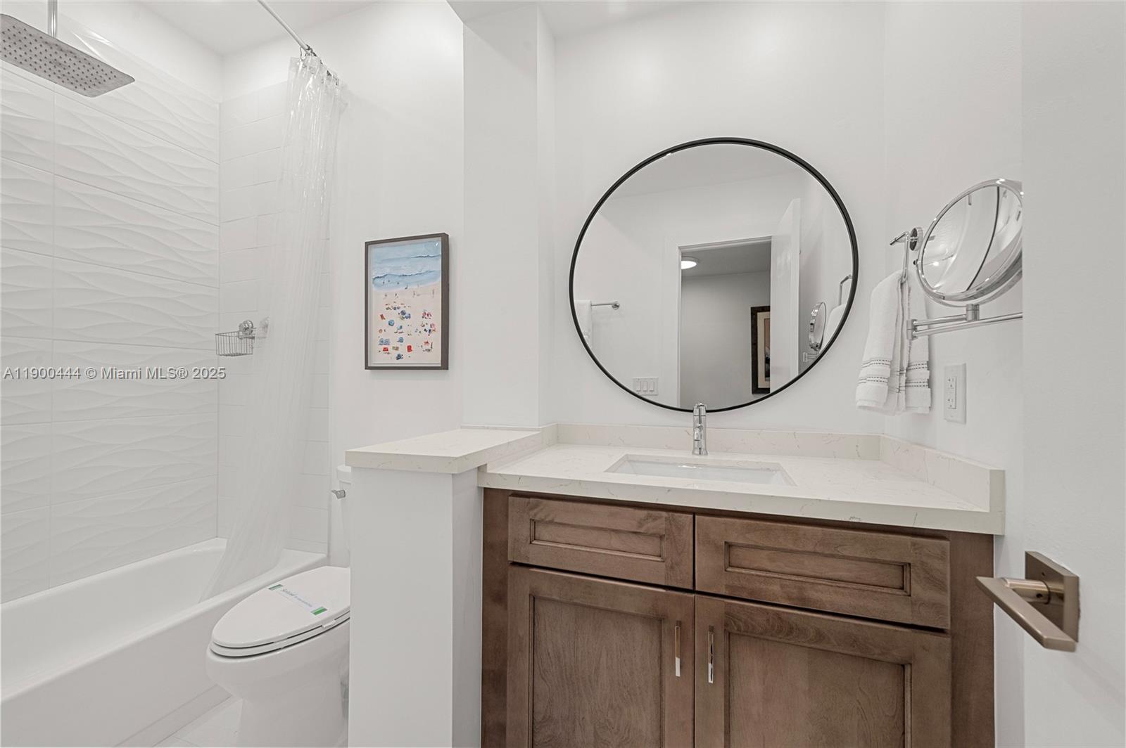 EXECUTIVE BAY CLUB - Residential