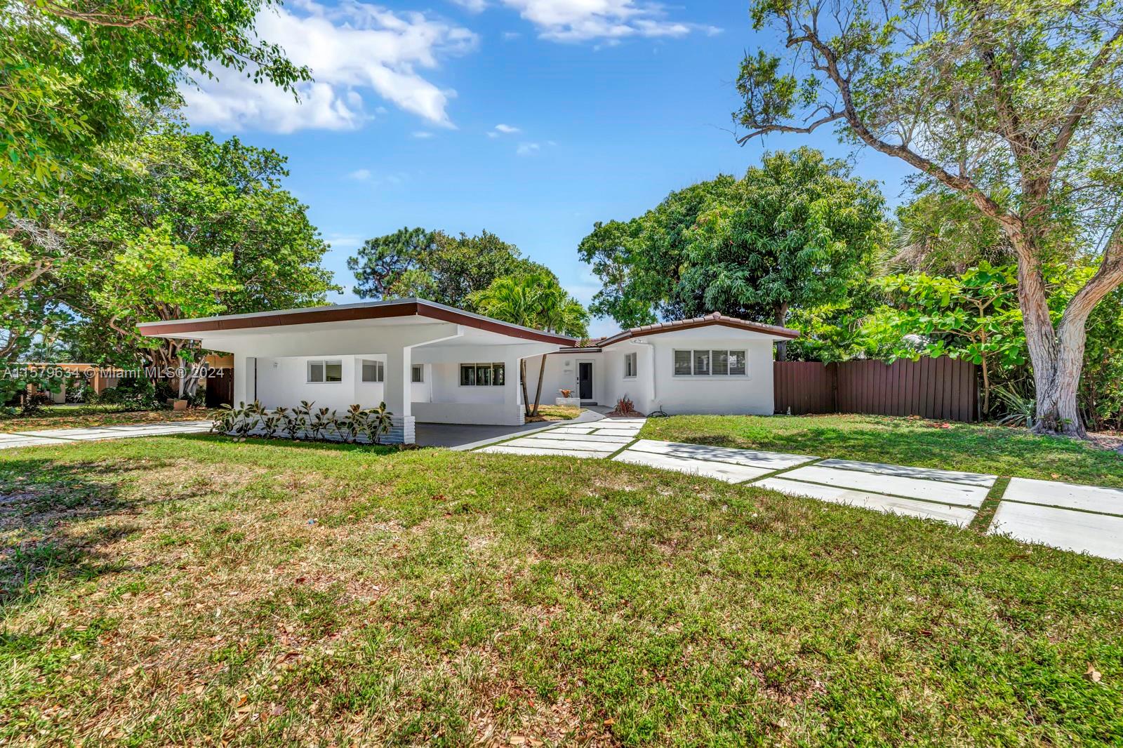 Property for Sale at 2117 Coral Gardens Dr, Wilton Manors, Broward County, Florida - Bedrooms: 3 
Bathrooms: 4  - $1,475,000