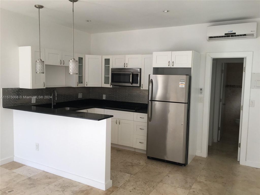 Photo of 905 SE 2nd Ct #A, Fort Lauderdale, FL 33301 (MLS # A11575008)