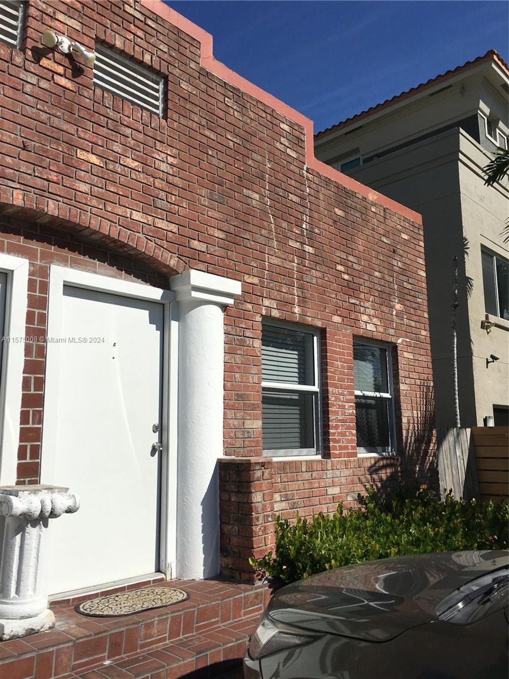 Photo of 905 SE 2nd Ct #A, Fort Lauderdale, FL 33301 (MLS # A11575008)