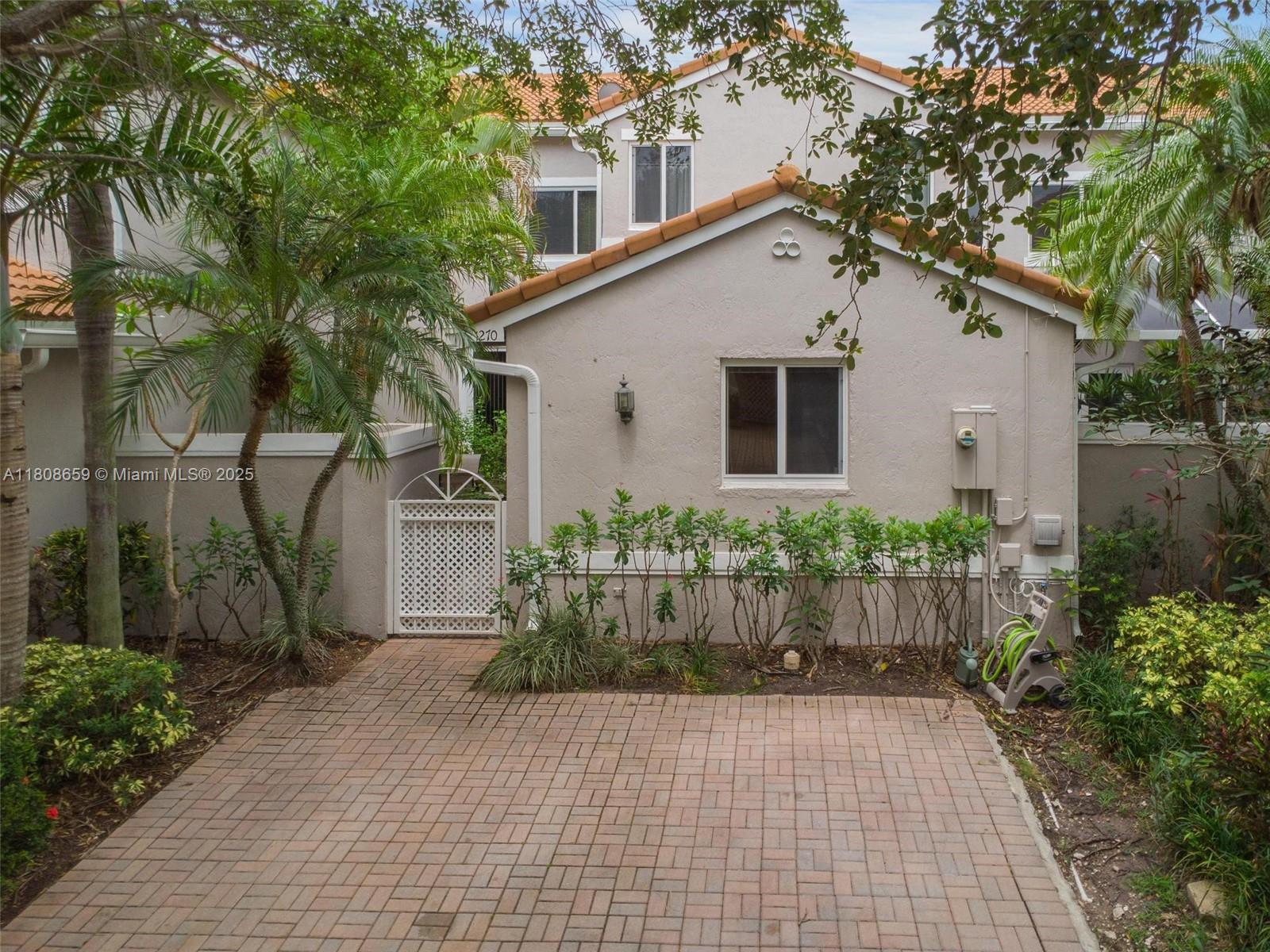 Property for Sale at 1270 Weeping Willow Way, Hollywood, Broward County, Florida - Bedrooms: 3 
Bathrooms: 3  - $550,000