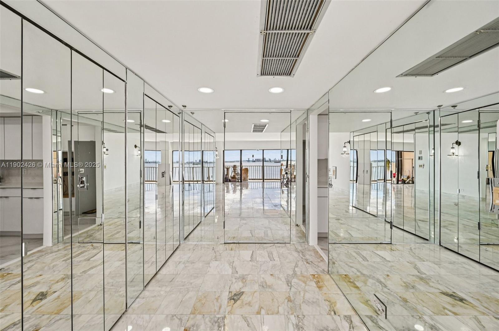 CRICKET CLUB CONDO - Residential