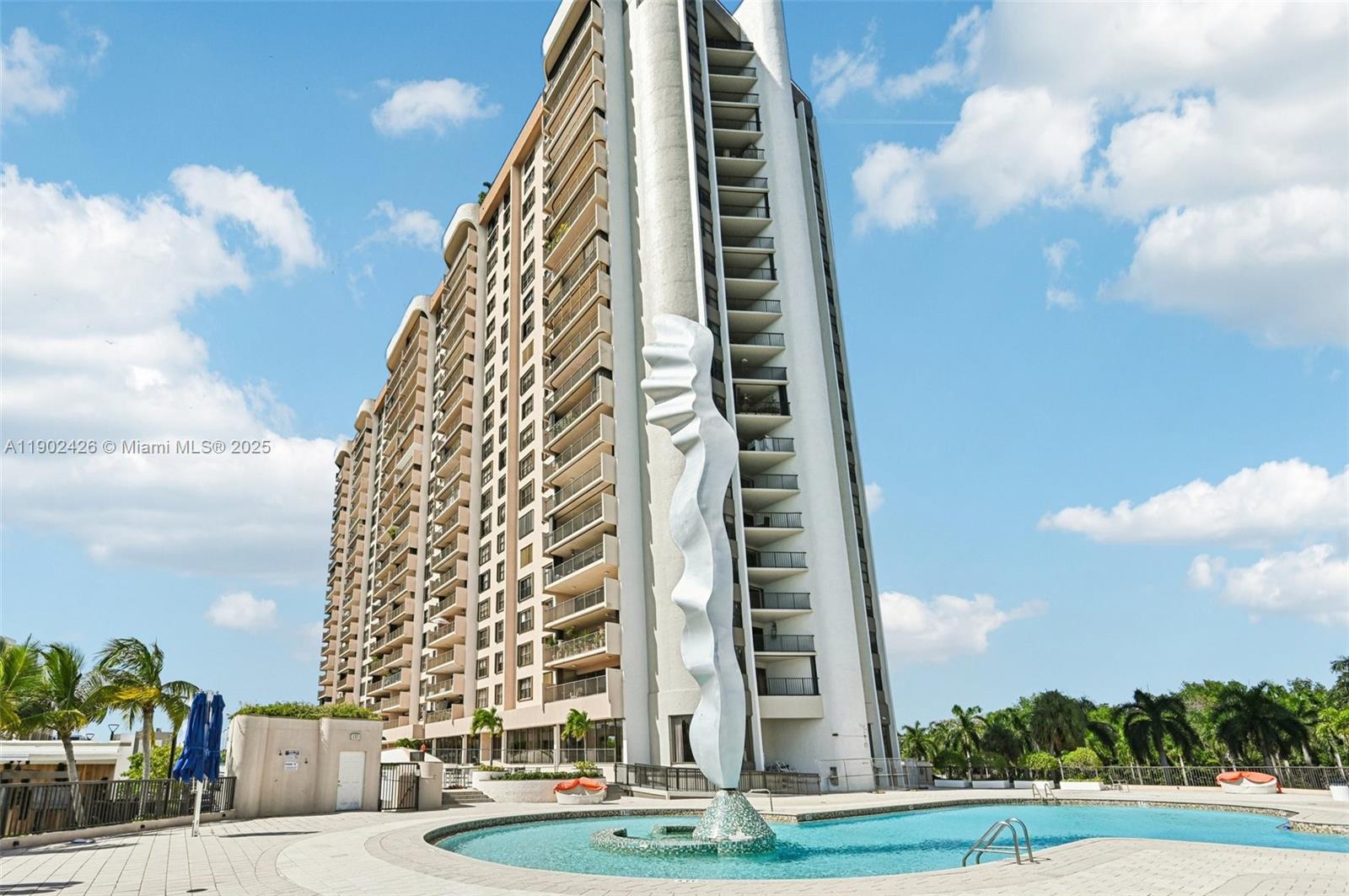 CRICKET CLUB CONDO - Residential