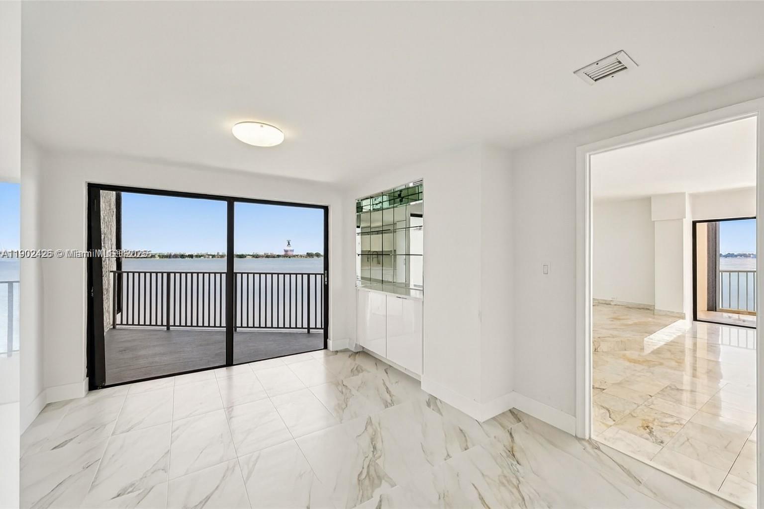 CRICKET CLUB CONDO - Residential