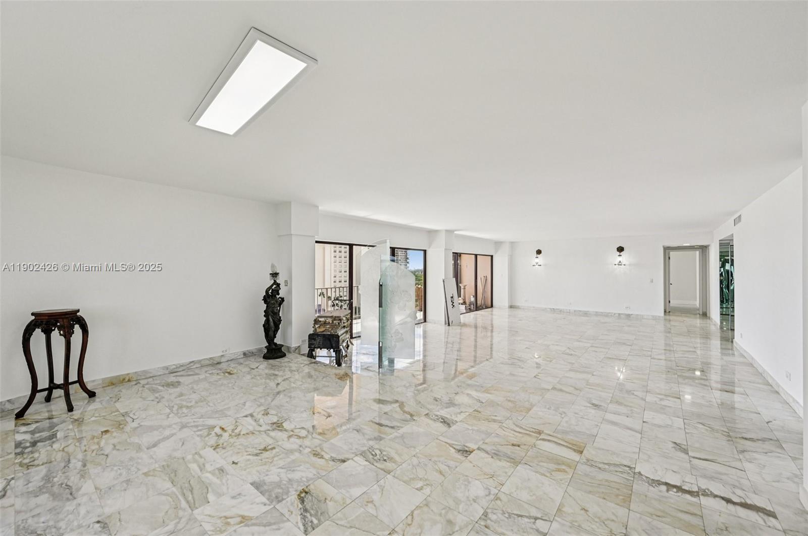 CRICKET CLUB CONDO - Residential