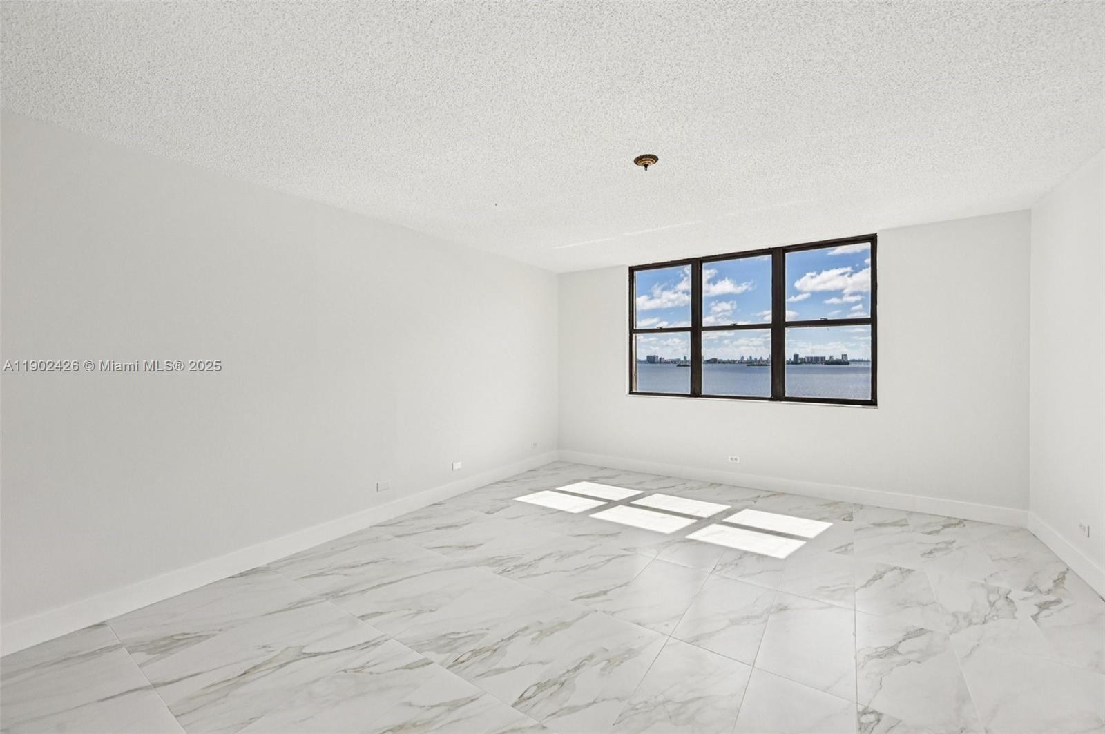 CRICKET CLUB CONDO - Residential