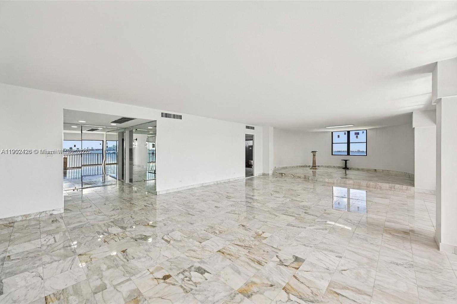 CRICKET CLUB CONDO - Residential