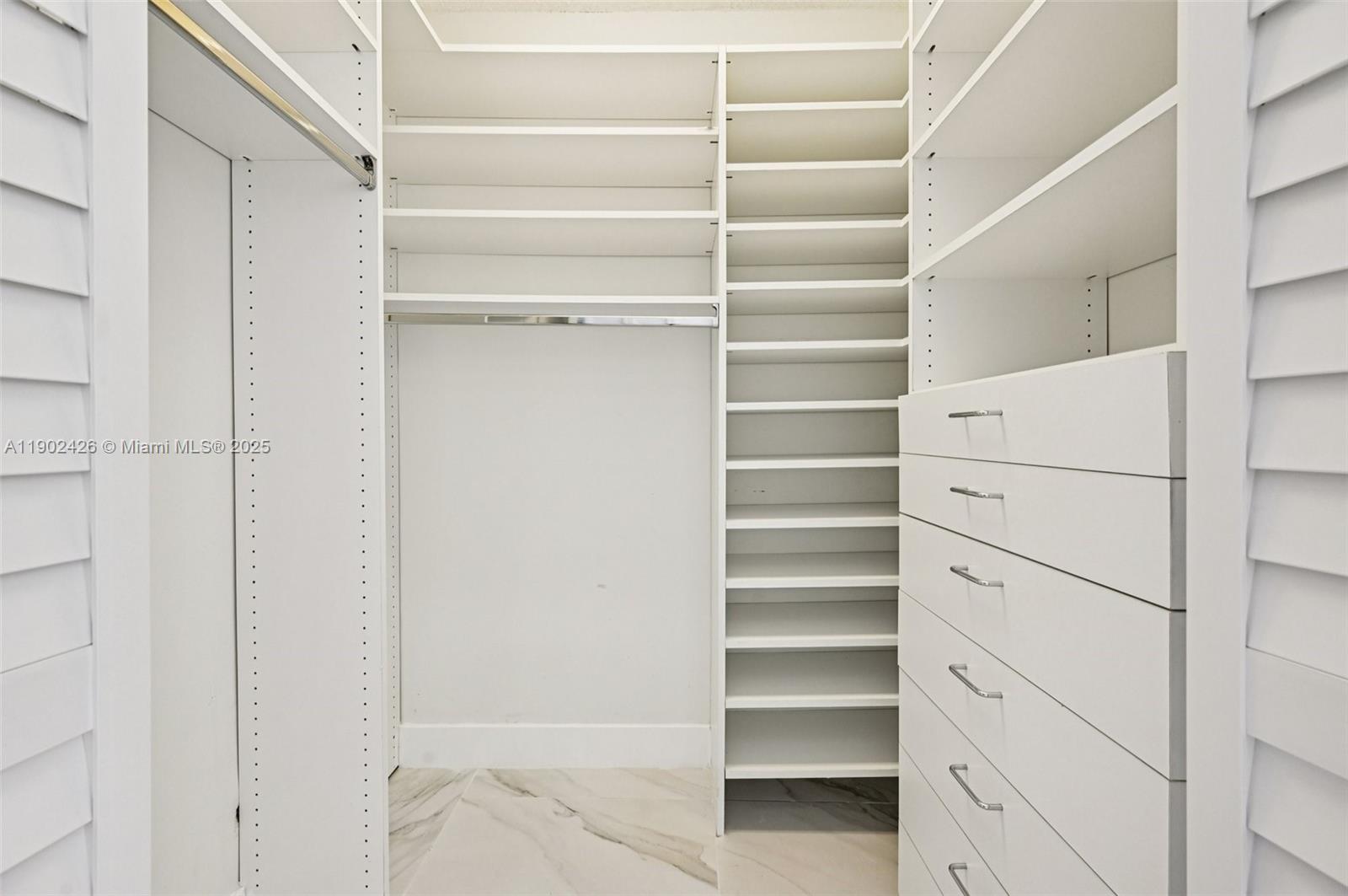 CRICKET CLUB CONDO - Residential