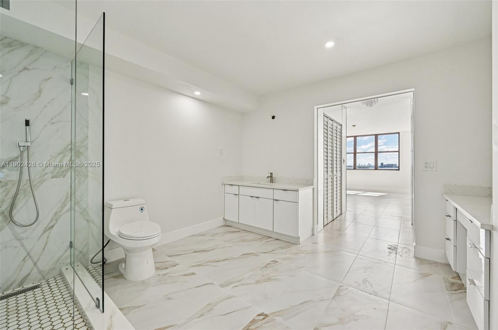 CRICKET CLUB CONDO - Residential