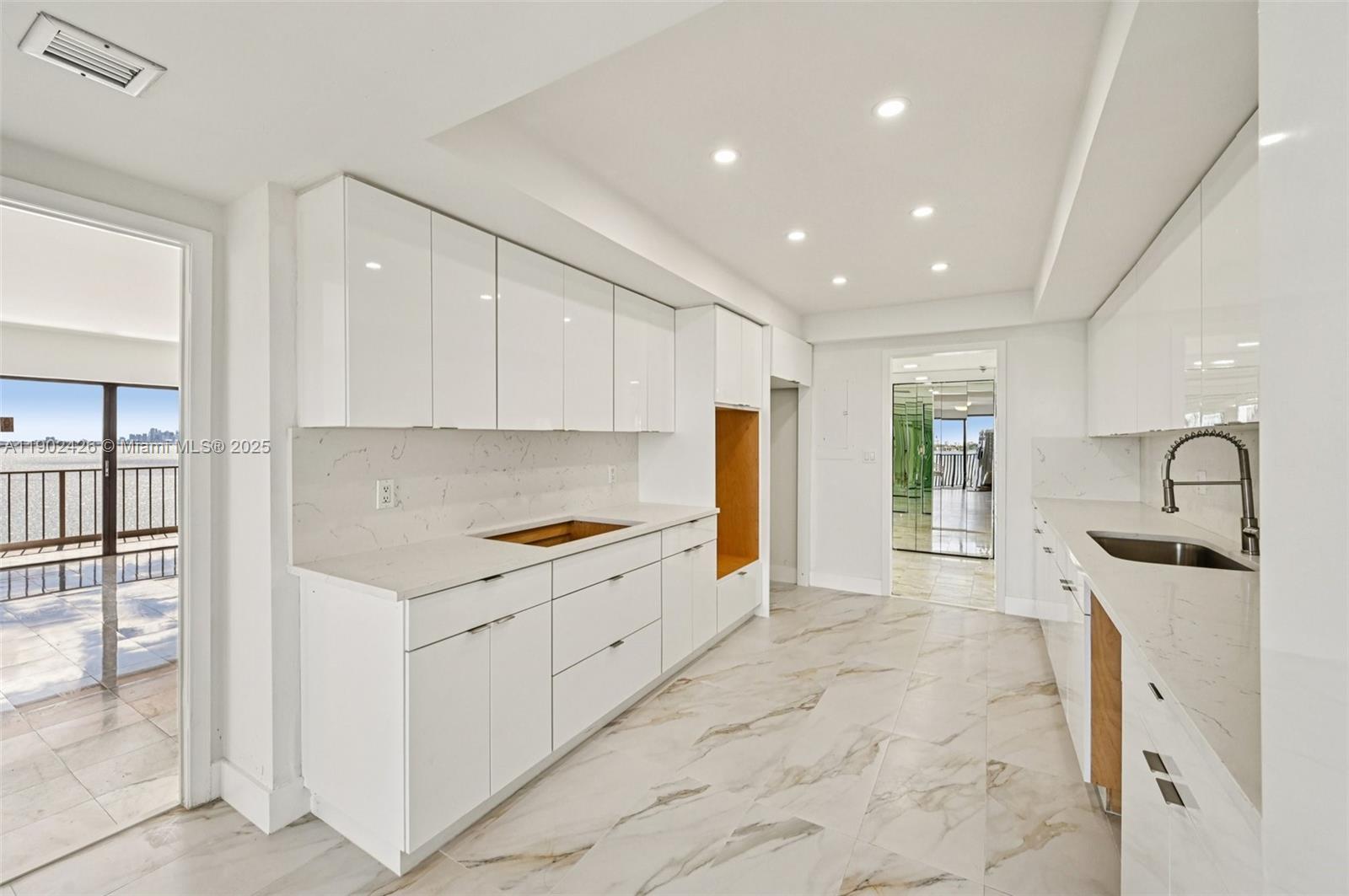 CRICKET CLUB CONDO - Residential