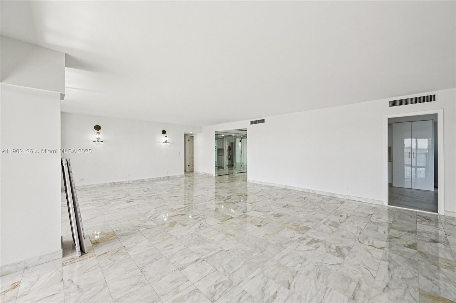 CRICKET CLUB CONDO - Residential