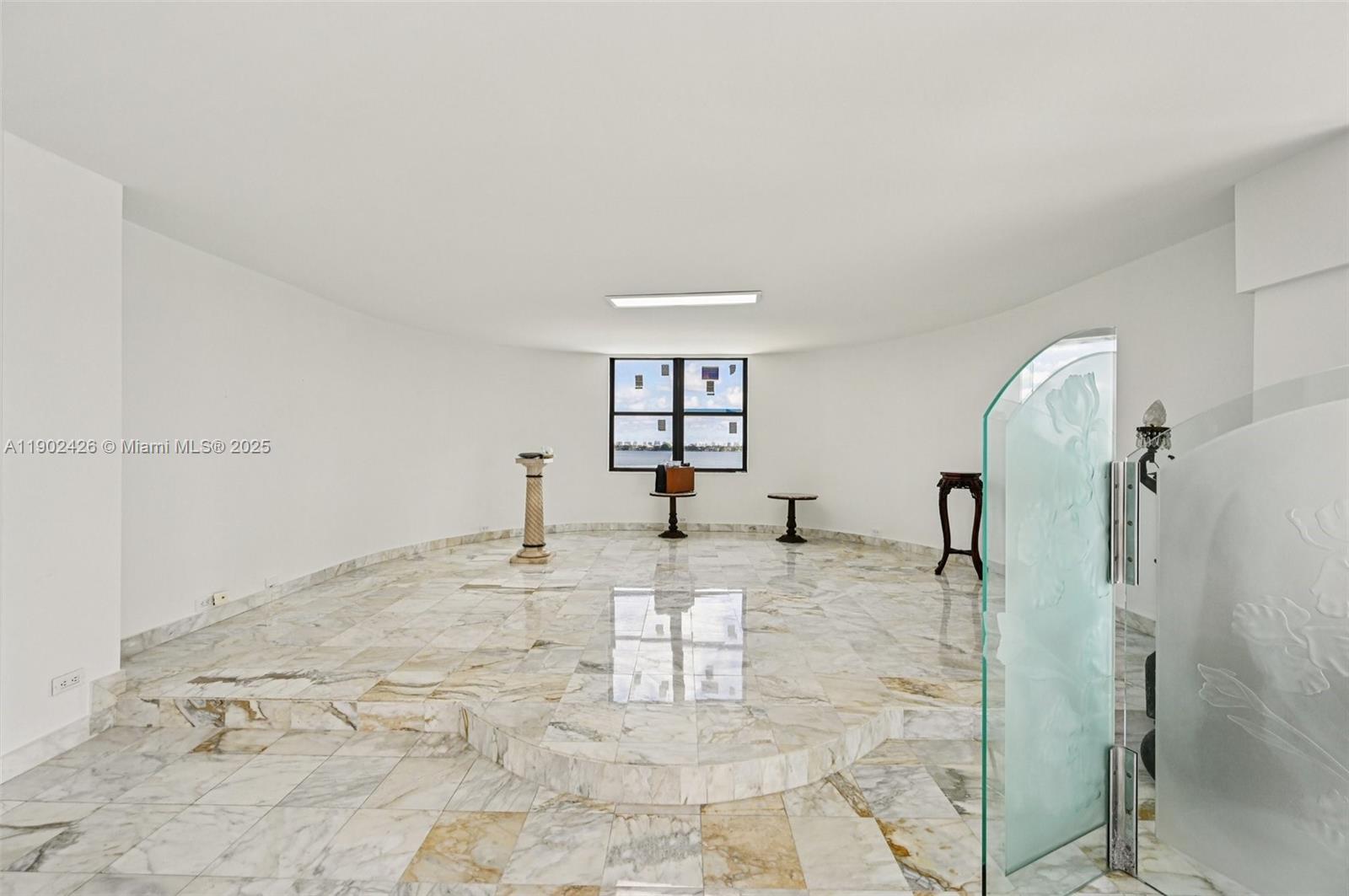 CRICKET CLUB CONDO - Residential