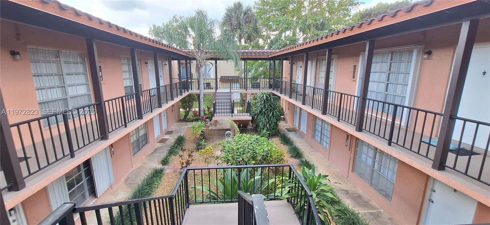 10832 N Kendall Dr U16