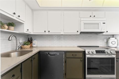 Tiny photo for 743 N Riverside Dr #4B, Pompano Beach, FL 33062 (MLS # A12026984)