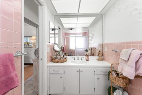 Tiny photo for 743 N Riverside Dr #4B, Pompano Beach, FL 33062 (MLS # A12026984)