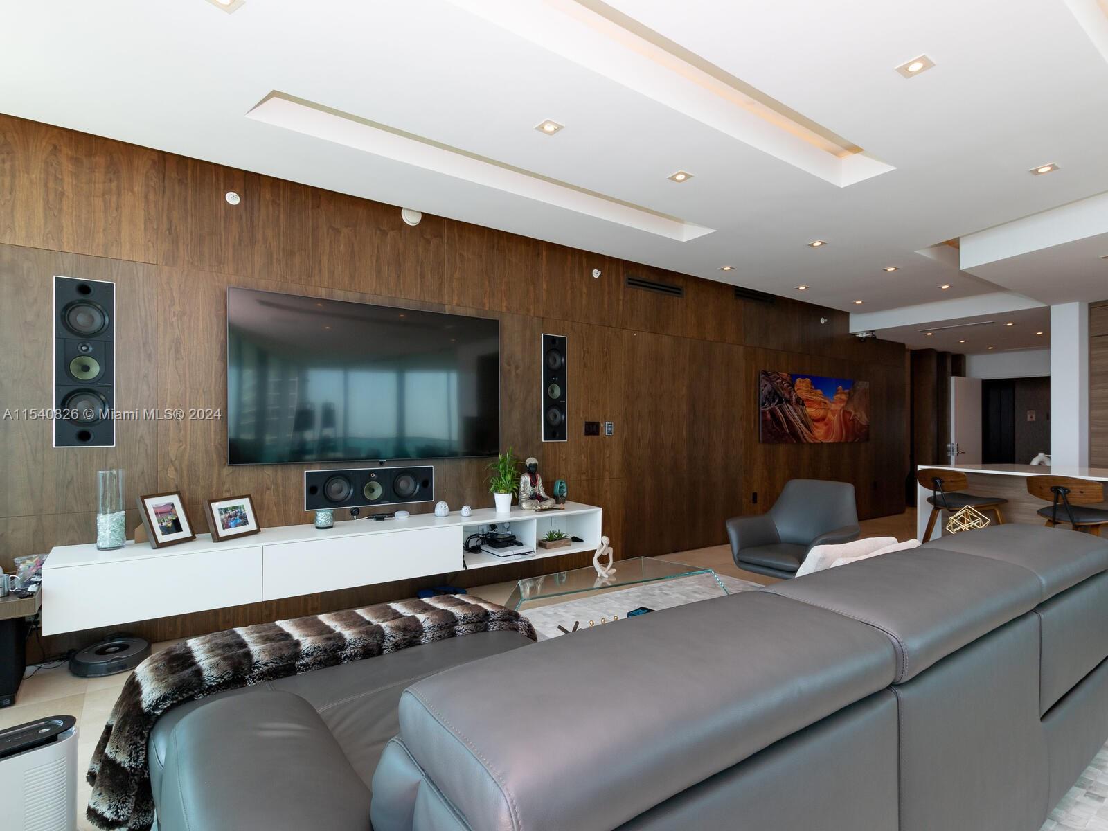 900 BISCAYNE BAY CONDO - Residential