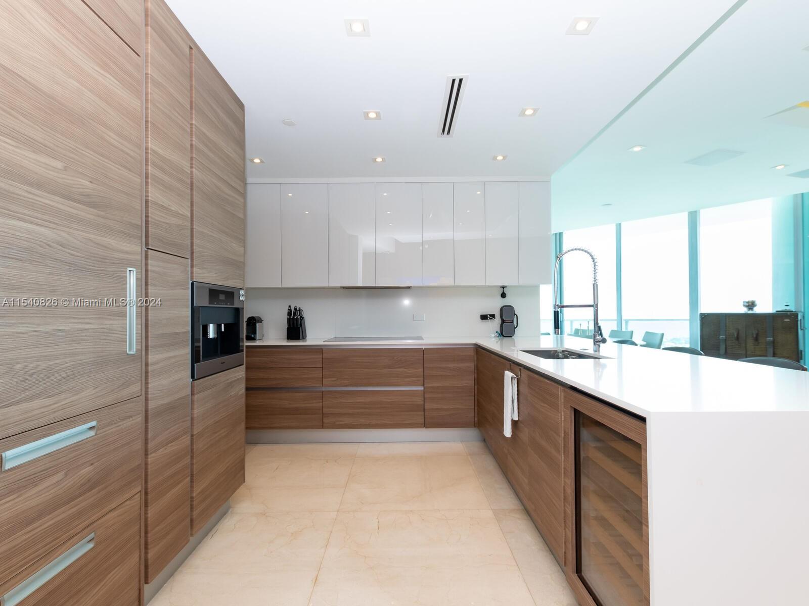 900 BISCAYNE BAY CONDO - Residential