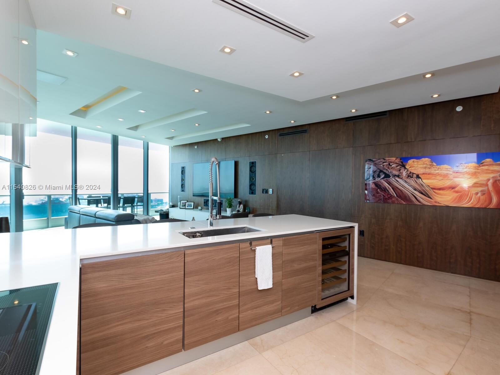 900 BISCAYNE BAY CONDO - Residential