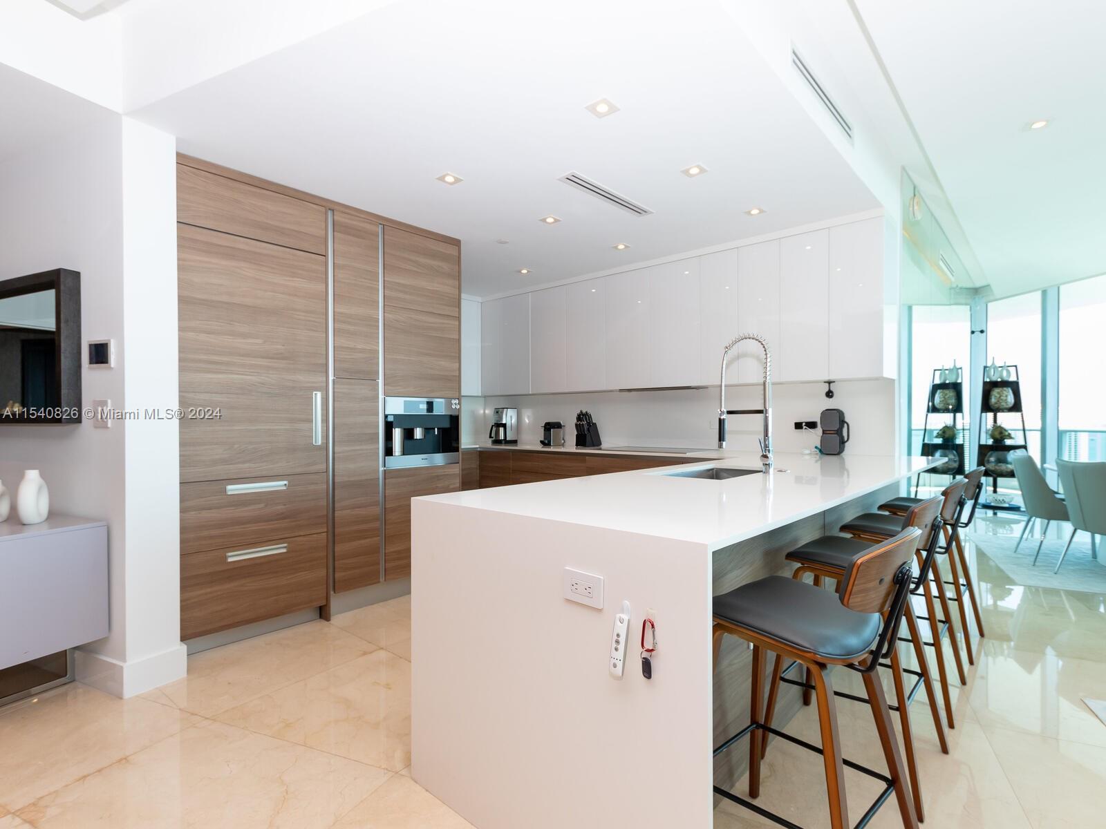 900 BISCAYNE BAY CONDO - Residential