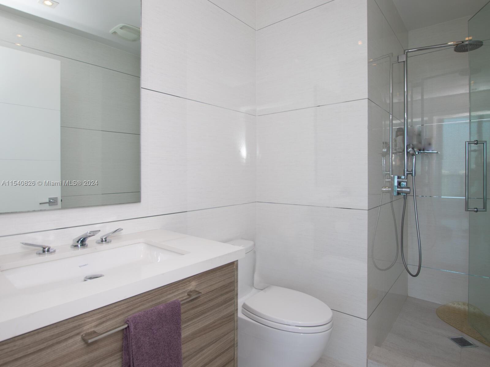 900 BISCAYNE BAY CONDO - Residential