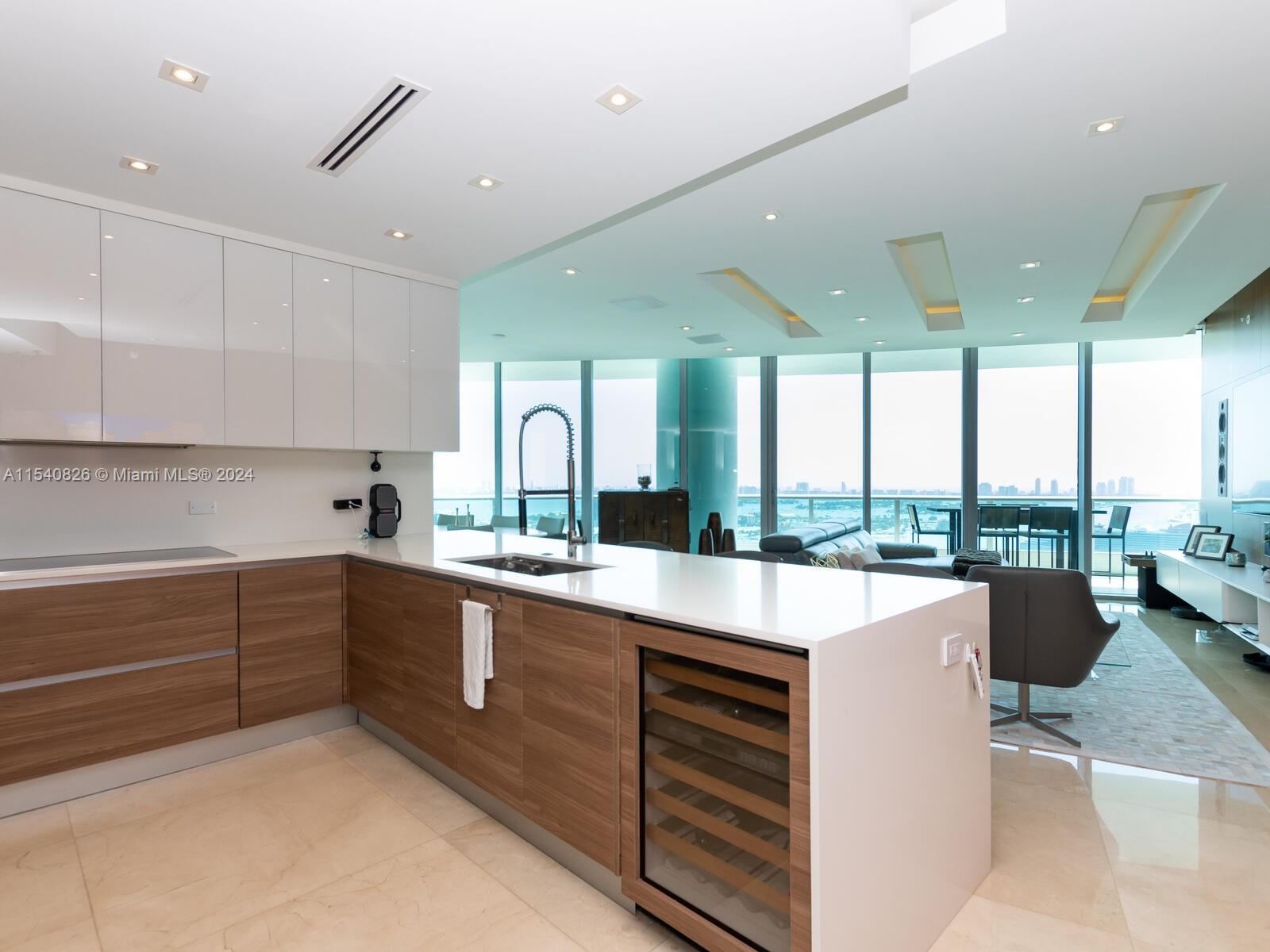 900 BISCAYNE BAY CONDO - Residential