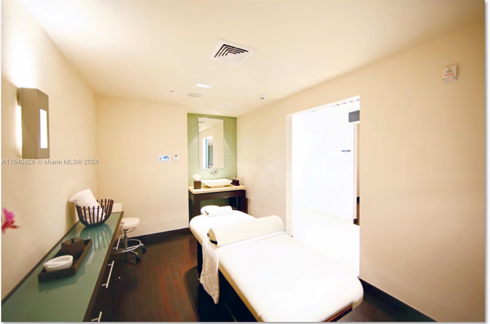 900 BISCAYNE BAY CONDO - Residential