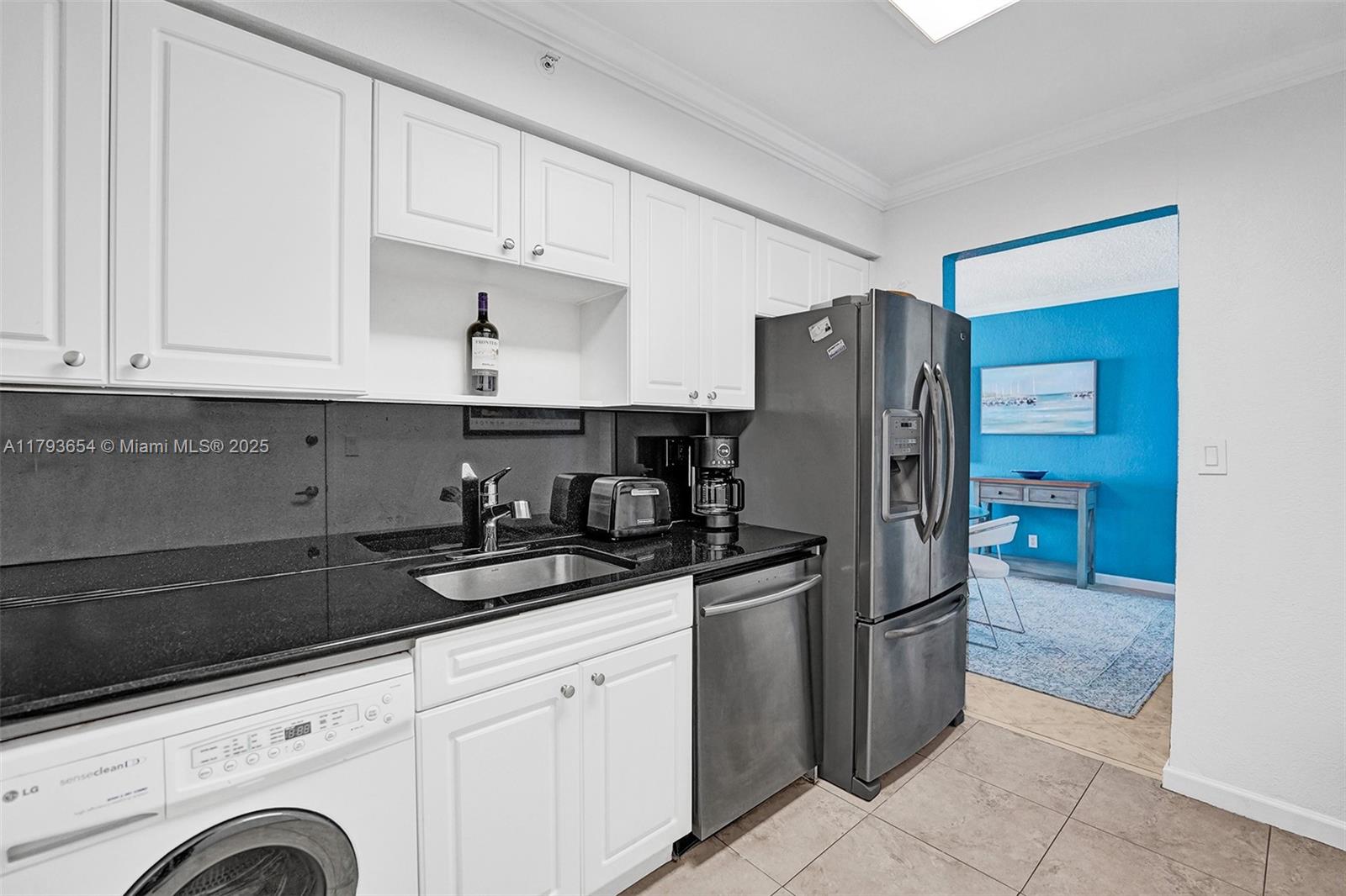 WAVE CONDO - Residential Lease