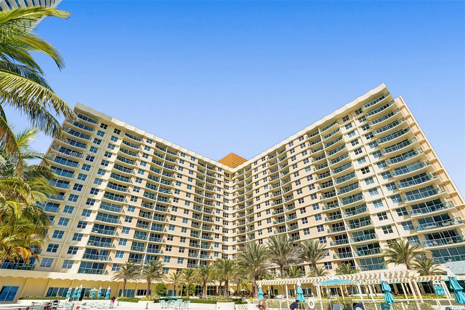 WAVE CONDO - Residential Lease