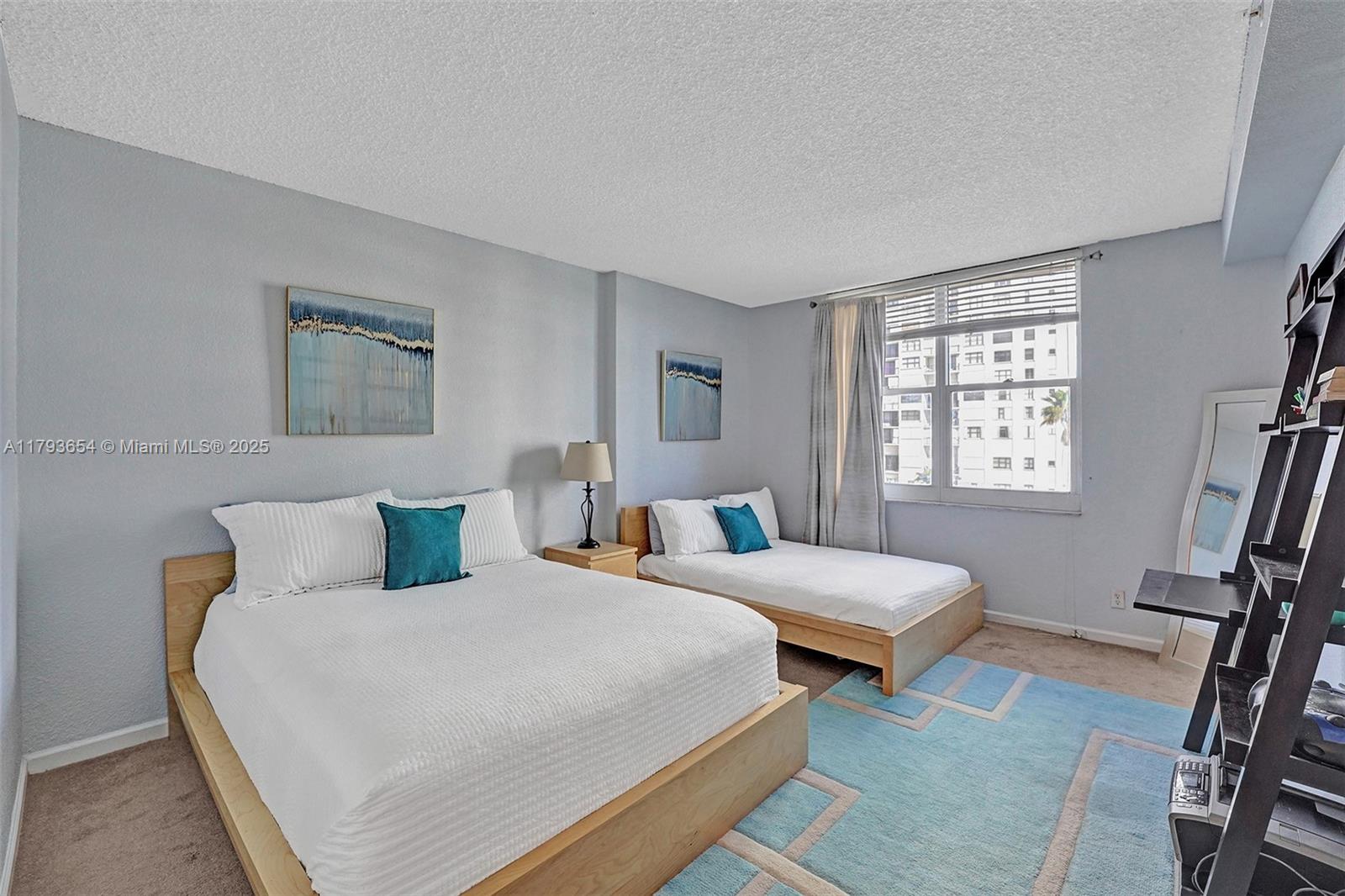 WAVE CONDO - Residential Lease