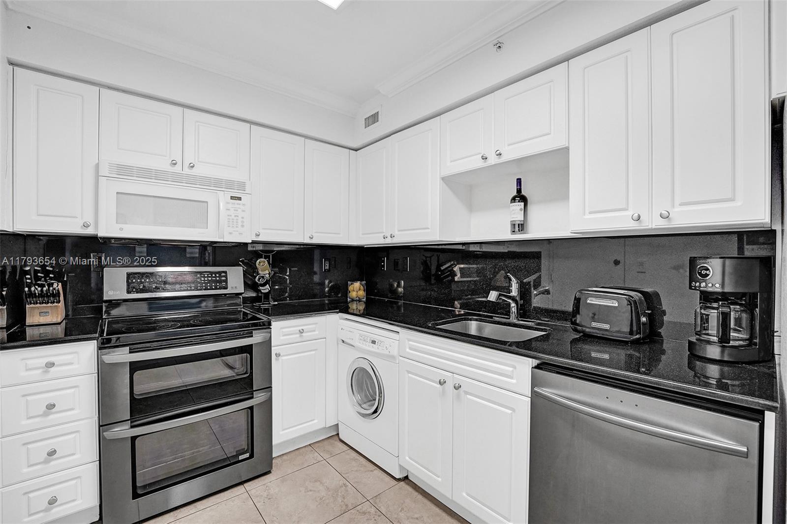 WAVE CONDO - Residential Lease