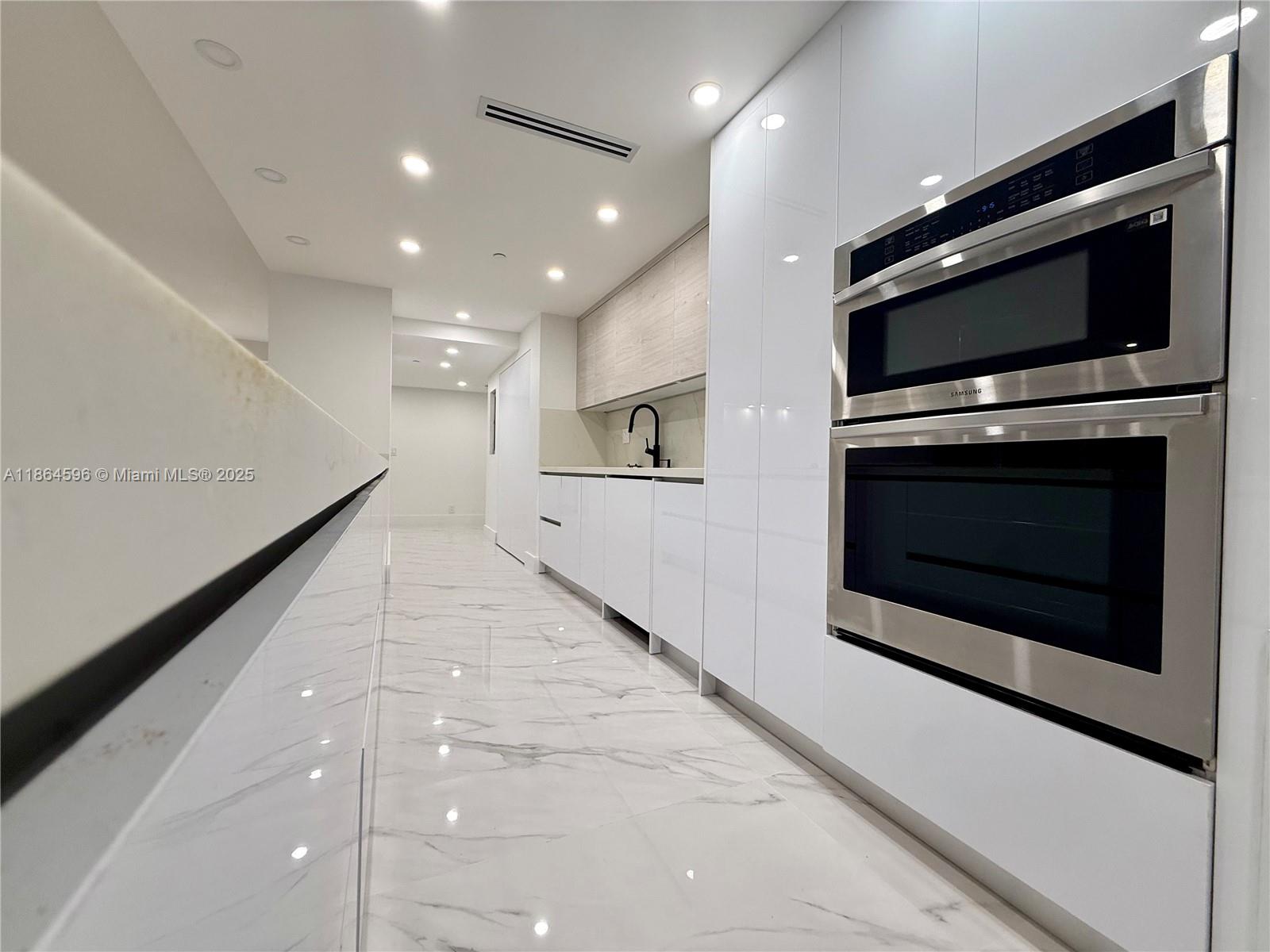 TURNBERRY ISLE CONDO - Residential